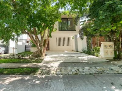 Casa Parque Central
